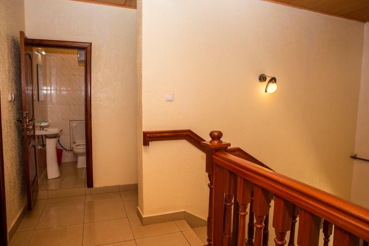 Kigali Castleホステル エクステリア 写真